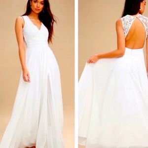 🆕 LULU’S do Re Mi White Lace Backless Maxi Dress
NWT M beautiful dress NEW